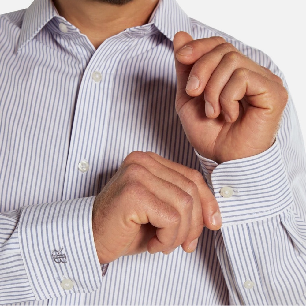 BANANA REPUBLIC M XXL Blue and white Button up striped long sleeve Poplin Shirt‎